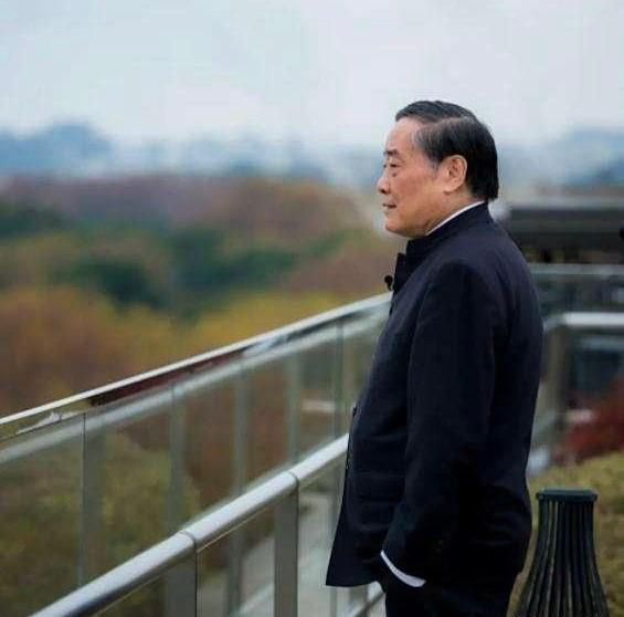 信悦网配资 曝宗庆后已在美二婚，杜建英陪宗馥莉留学，网友：王思聪瑟瑟发抖